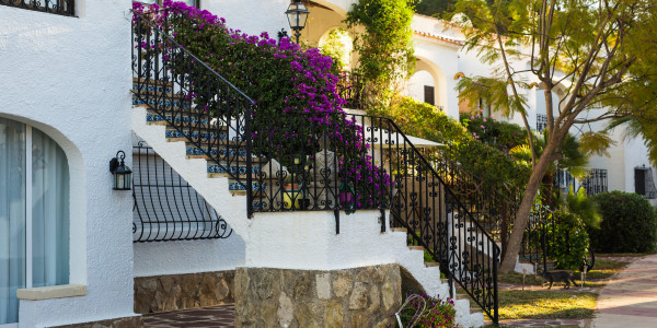 Pintar Fachadas de Casas Unifamiliares / Chalets La Pobla de Farnals · Pintura para Pintado de Balcones, Barandillas, Terrazas y Exteriores