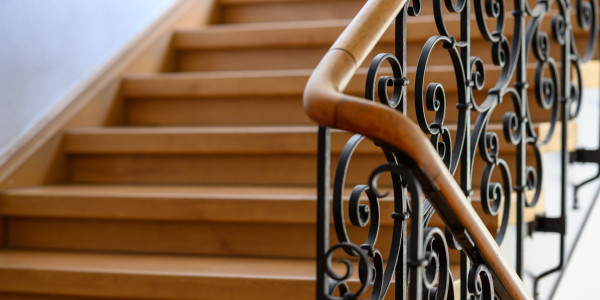 Pintar Fachadas y Patios de Luces de Comunidades Vecinos / Propietarios Chella · Pintado de Pasillos, Escaleras y Zonas de Tránsito