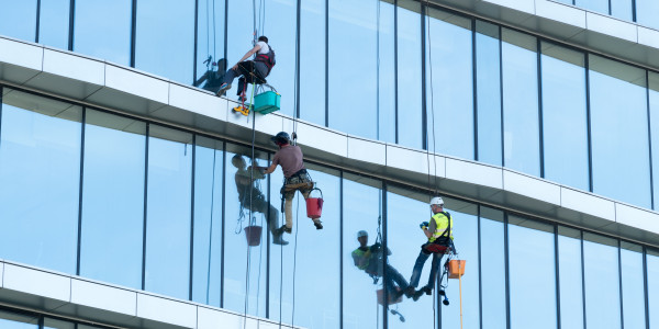 Trabajos Verticales en Fachadas de Edificios / Viviendas La Pobla de Farnals · Pintado Económico y Rápido de Fachadas