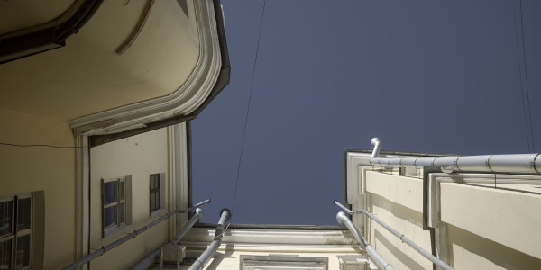 Trabajos Verticales en Fachadas de Edificios / Viviendas La Pobla de Farnals · Pintado de Edificios Altos, Patios Interiores de Luces y Estructura Complejas