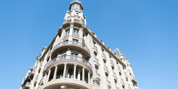 Pintar Fachadas de Empresas / Negocios / Locales Comerciales Montroi · Restauración de Fachadas Antiguas